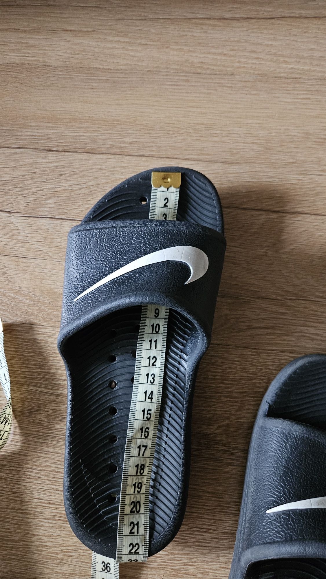Klapki Nike rozmoar 34, ekstra stan