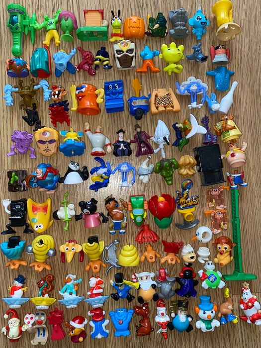 Киндер.Деталі.Частини.Кіндер.Kinder.Не комплект.