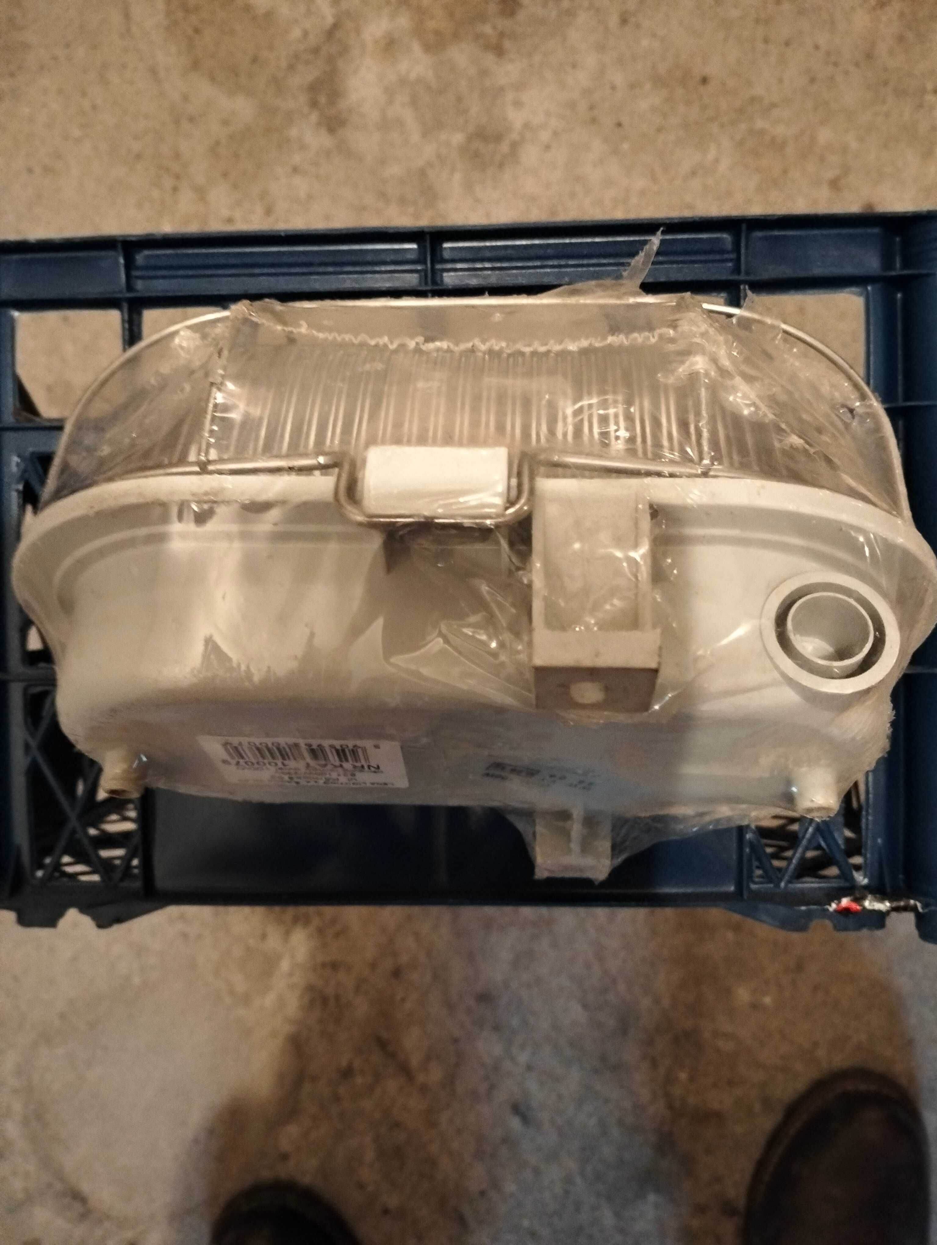 Nowa hermetyczna zafoliowana oprawa lampy owal 100W