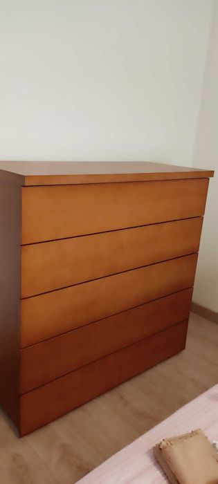 Cómoda em cerejeira 5 gavetas