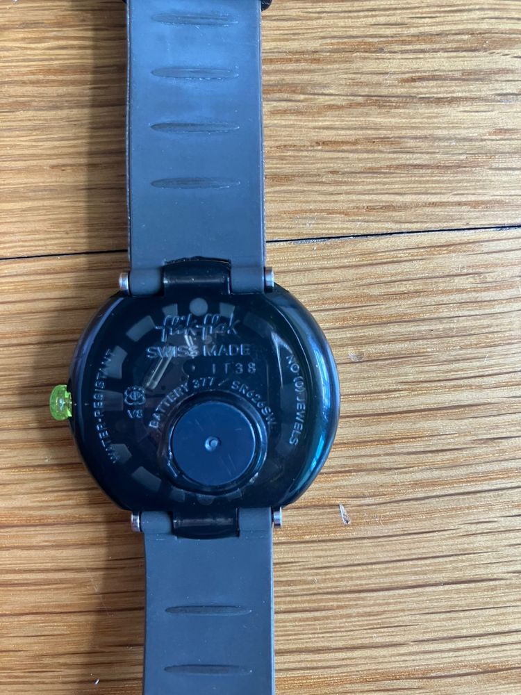 Relogio criança SWATCH com codigo e caixa original
