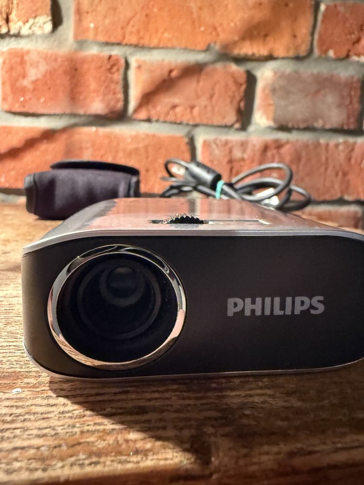 Projektor kieszonkowy PHILIPS PicoPix PPX2055