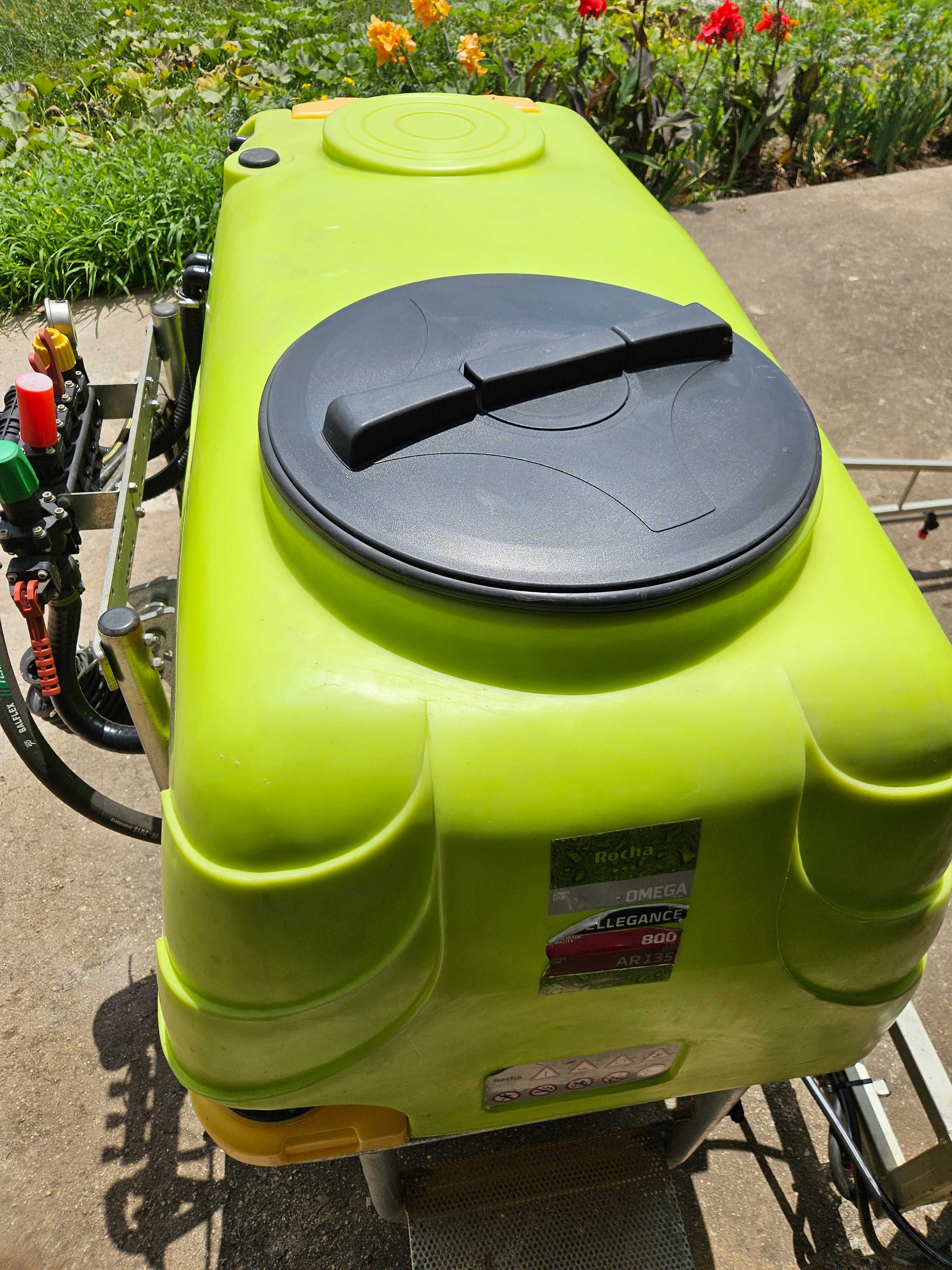 Pulverizador 800 L Omega c/ Barra 8 metros