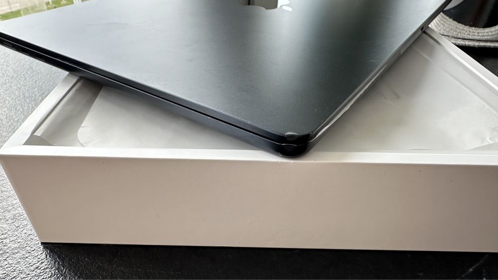 Macbook air 2022 M2 батарея 100%