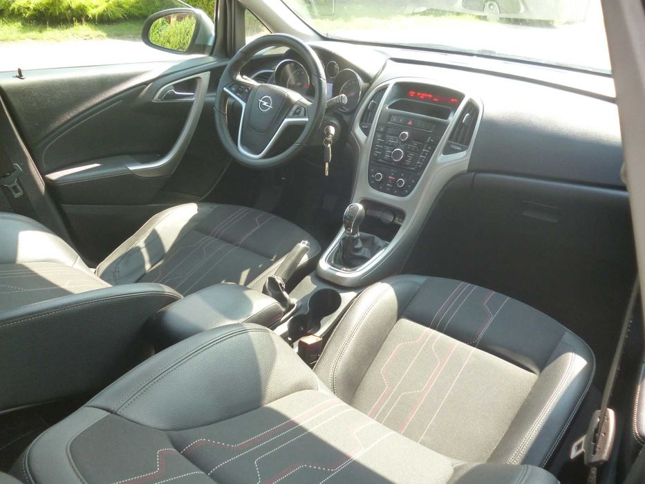 Opel Astra j 1.4 Turbo 140 koni klima,półskóry 167tys.km 100% orginał.