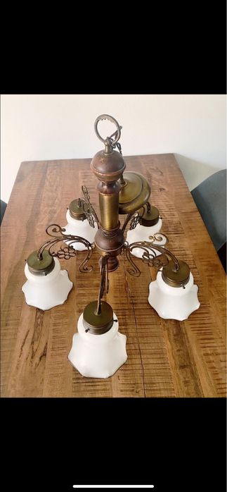 Stary antyczny żyrandol . Sprowadzony z Holandii . Starocie