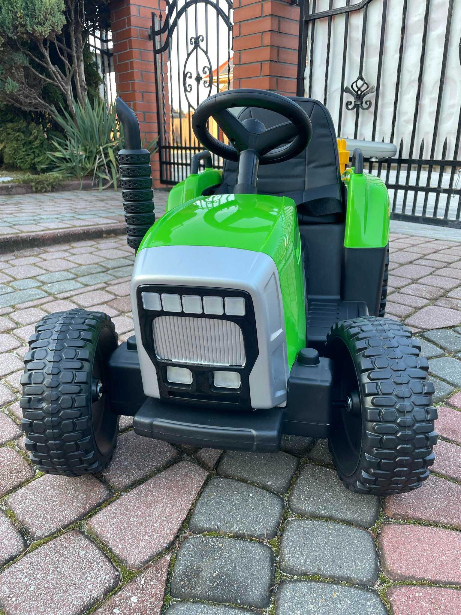 MEGAAUTKA.PL Traktorek na akumulator dla dzieci z przyczepą 12V PILOT