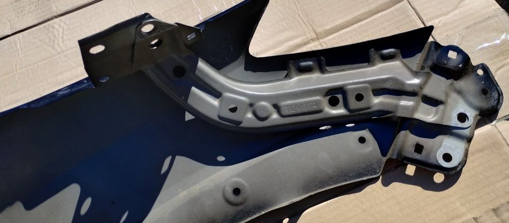 Крыло левое. Крило ліве. Toyota Corolla cross. 2020 - 25.