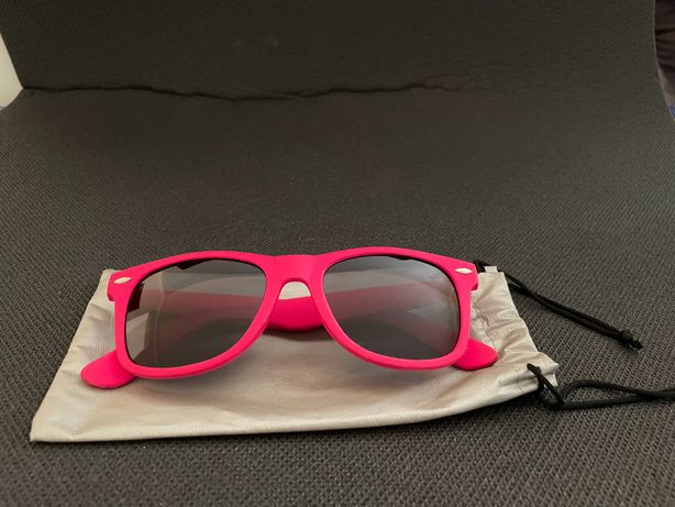 Óculos de sol rosa
