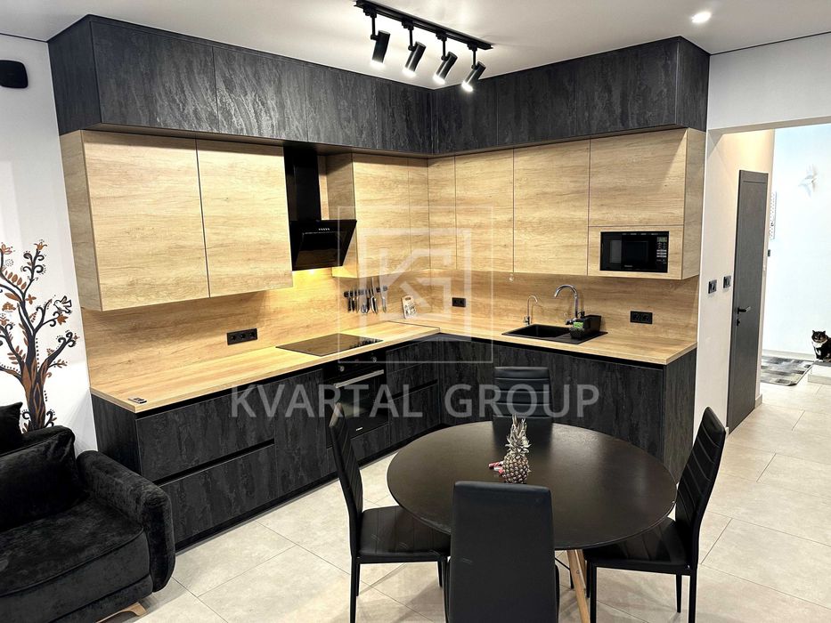 БЕЗ КОМІСІЇ! ТаунХаус з ремонтом. 3 поверхи. Площа 125м2. ЛІС і ОЗЕРО