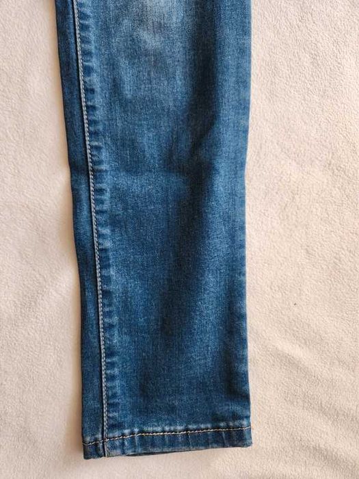 Klasyczne spodnie jeansowe dla dziewczynki