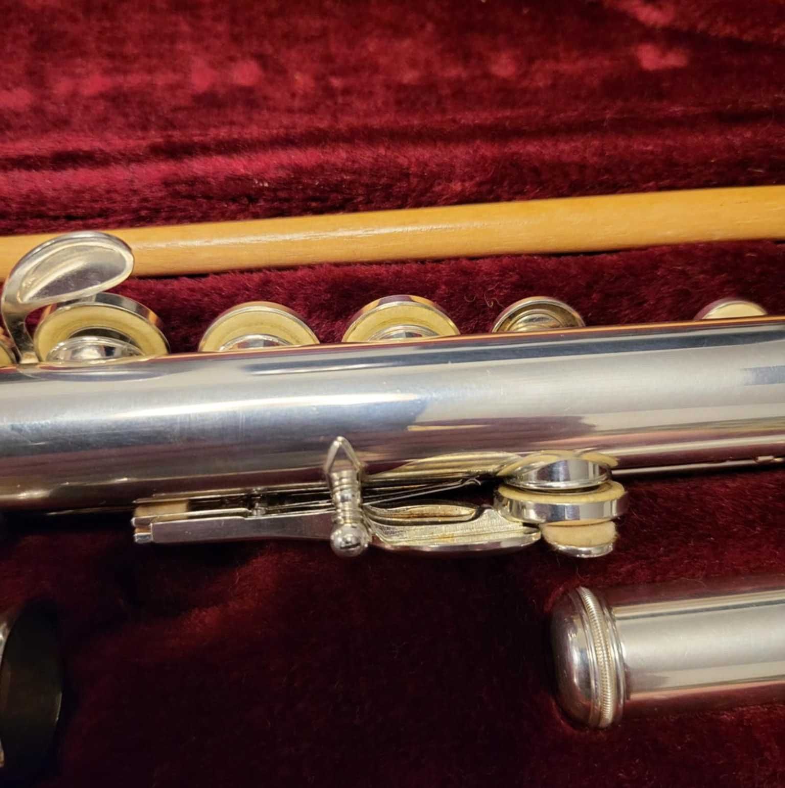 flet poprzeczny JUPITER model 511 z dodatkową główką zakręconą,