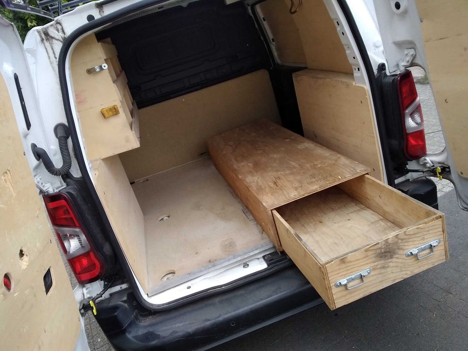 Zabudowa paki partner IV berlingo proace combo E bagażnika szafka