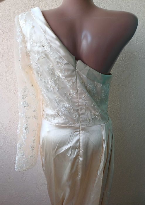 Нова весільна сукня. Є нюанс.