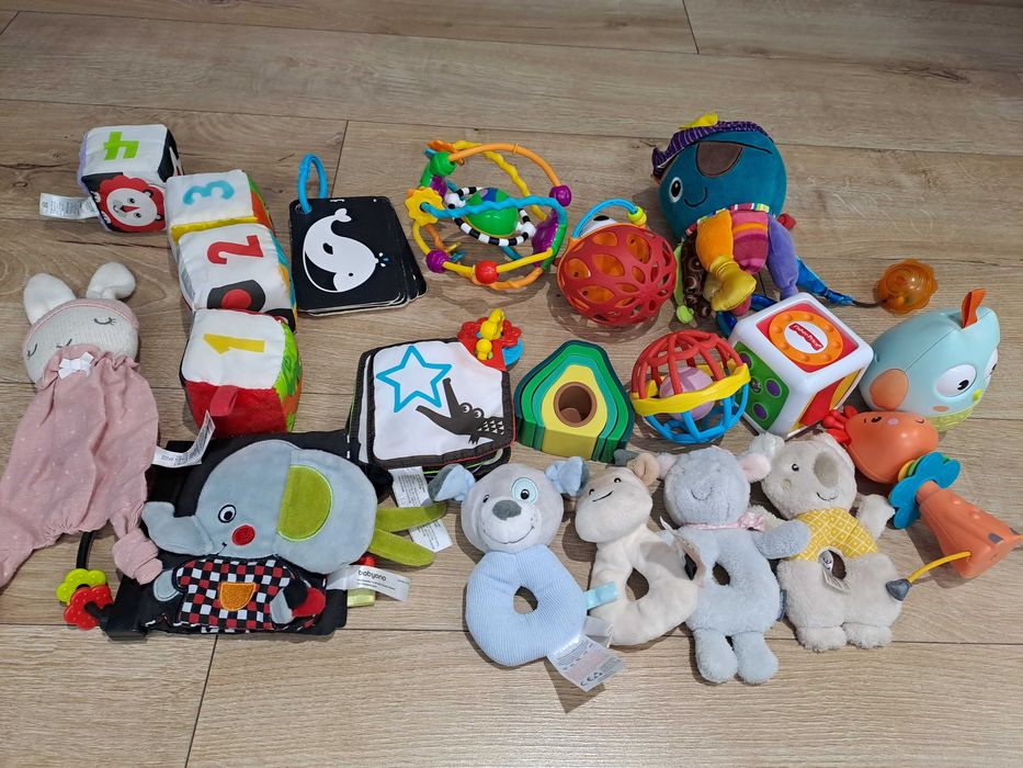 Zestaw zabawek niemowlęcych - Fisher Price i inne