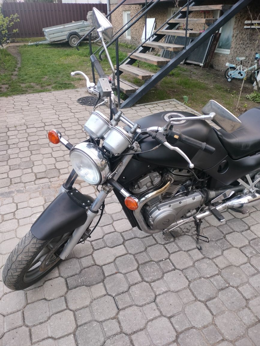 Suzuki VX 800 klasyk.