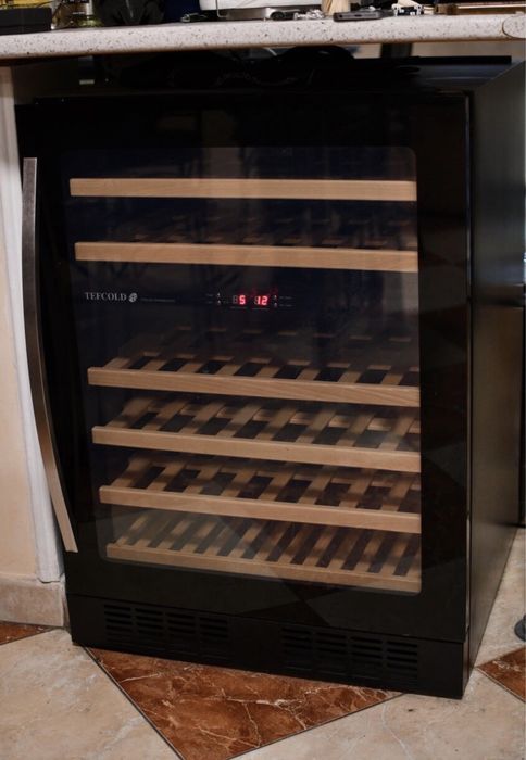 Винна шафа Tefcold TFW160-2F