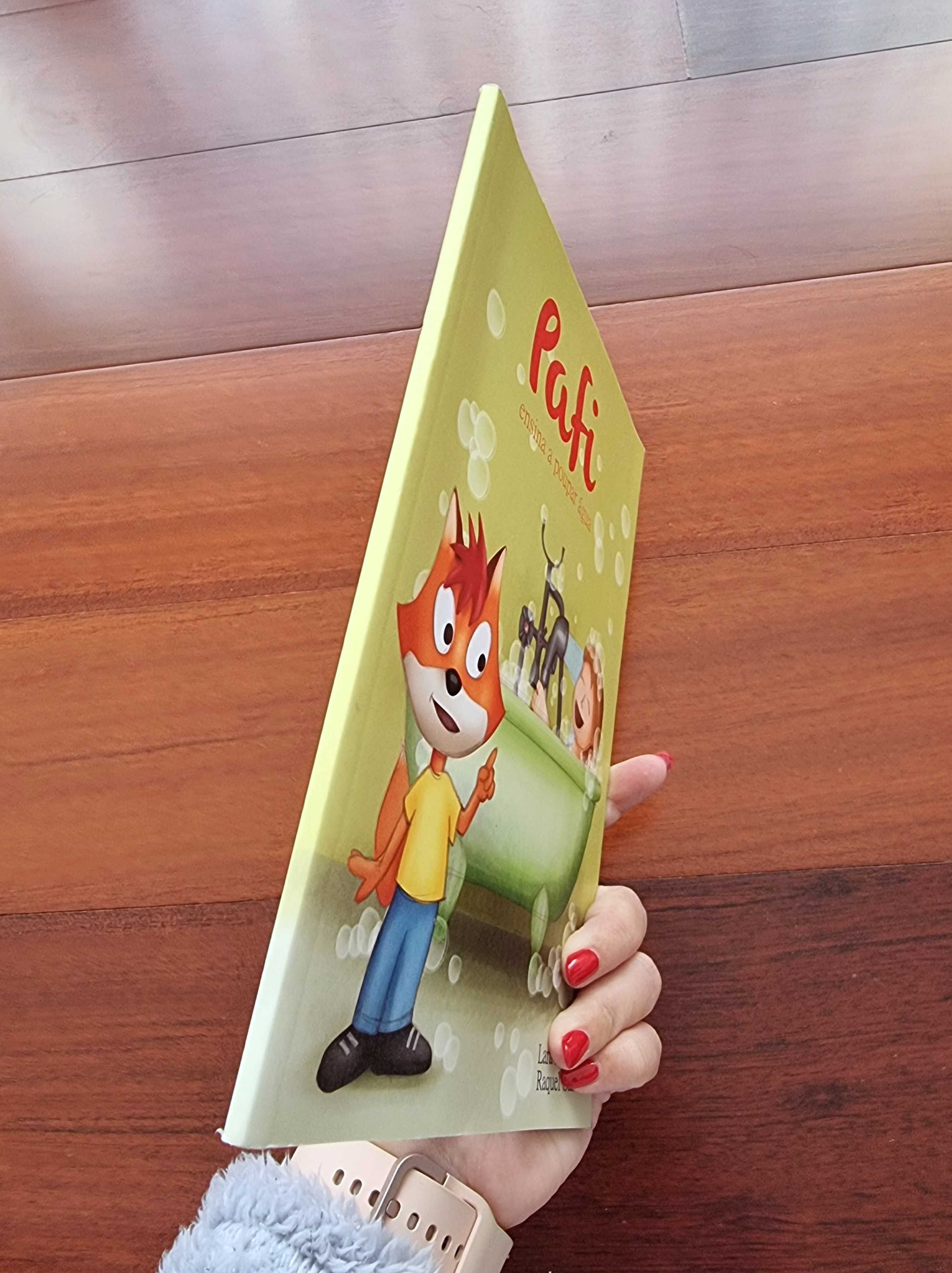 Livro "Pafi ensina a poupar água" de Lara Xavier e Raquel Santos