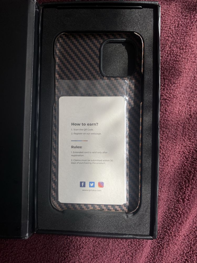 Продам карбоновий чехол на Iphone 11pro