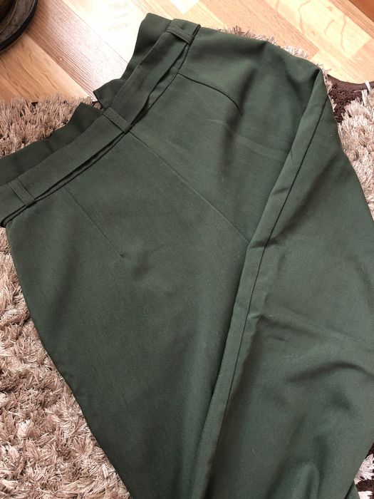 Брюки зеленого кольору