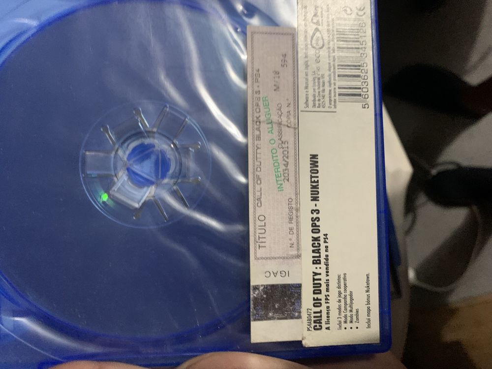 Ps4 com comando e mais 6 jogos