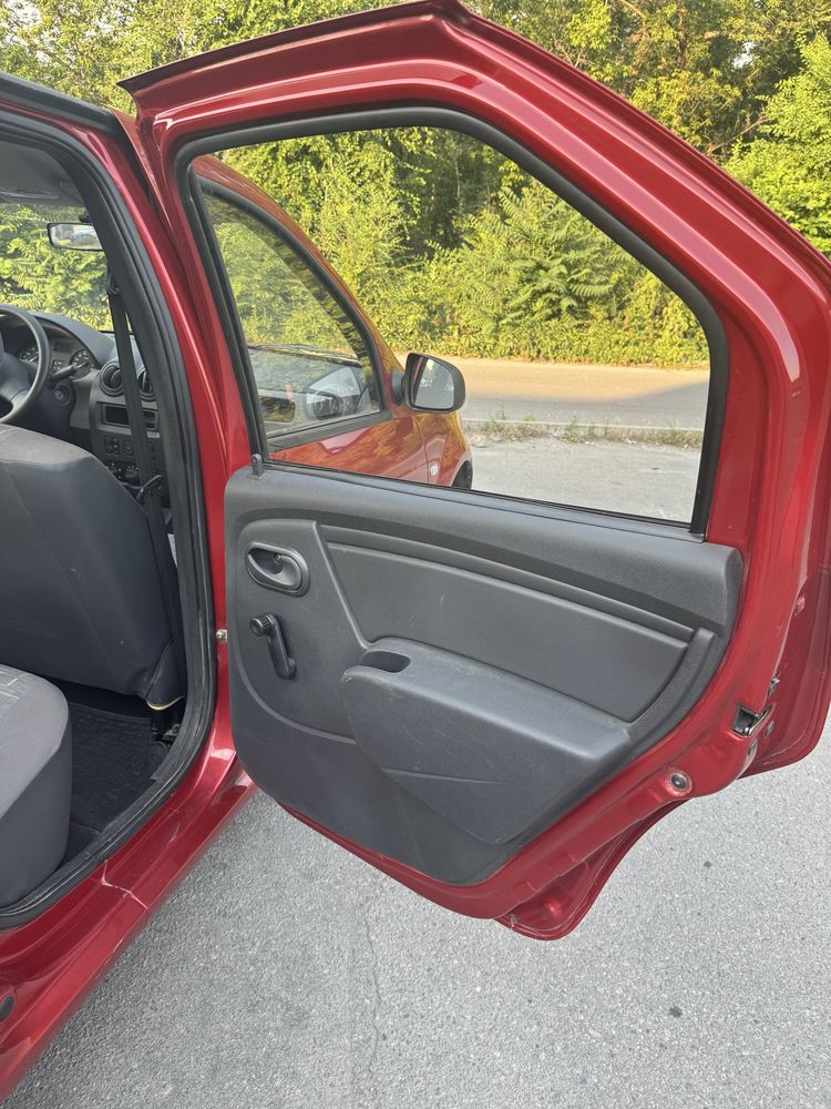 Renault Logan 1.4 2009 року з МІНІМАЛЬНИМ пробігом