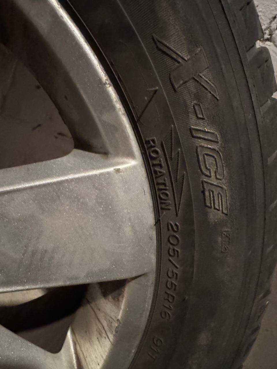 Felgi aluminiowe R16 ford z oponami zimowymi MICHELIN X-ICE  --- 2szt.