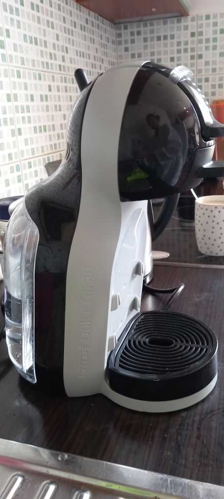 Кавоварка Dolce Gusto