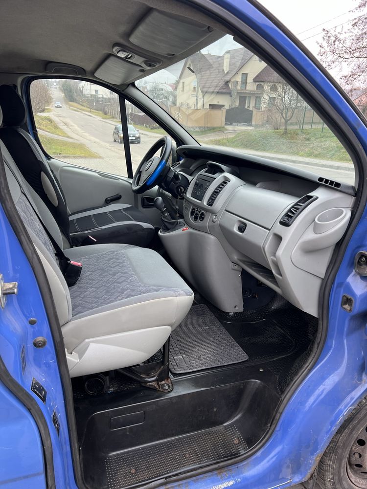 Opel Vivaro 2006 року 1.9 д