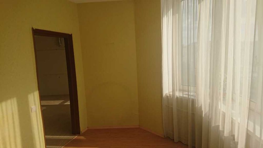 Продаж 2-к квартири 72,1 м2 м.Київ, вул.Драгоманова, 6-А  82000 $