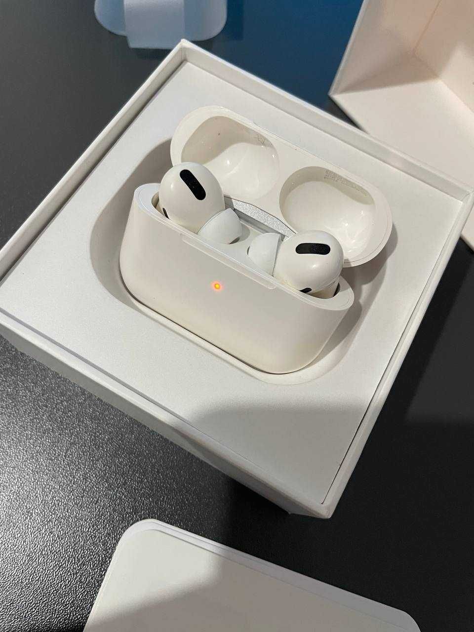 Навушники Apple AIRPODS PRO