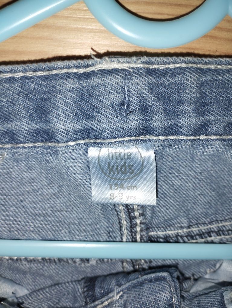 Spodnie jeansowe rozmiar 134 nowe