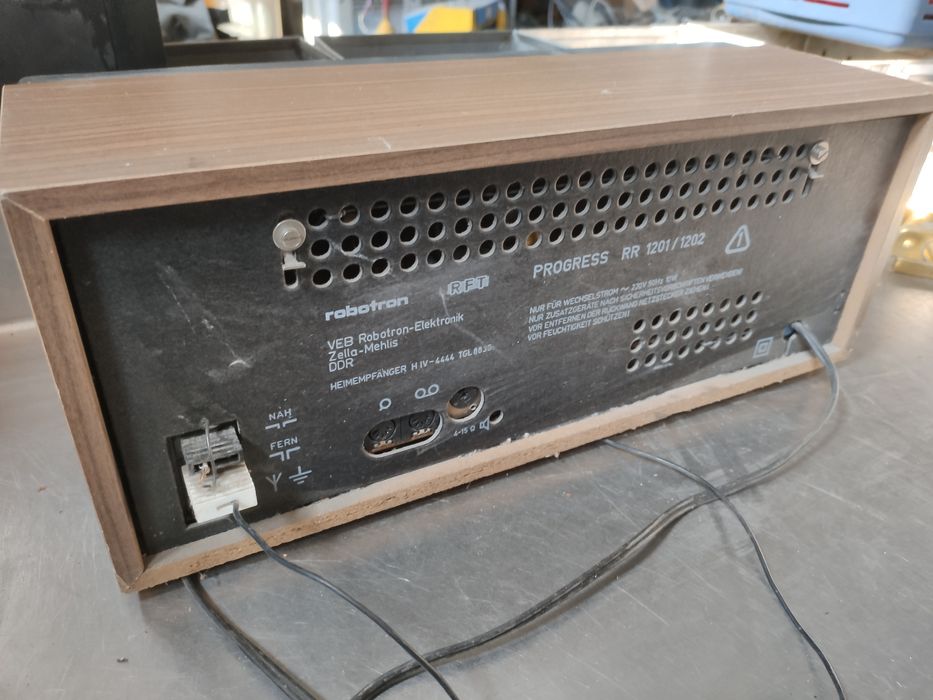 Niemieckie radio RFT Robotron RR-1202 Progress
