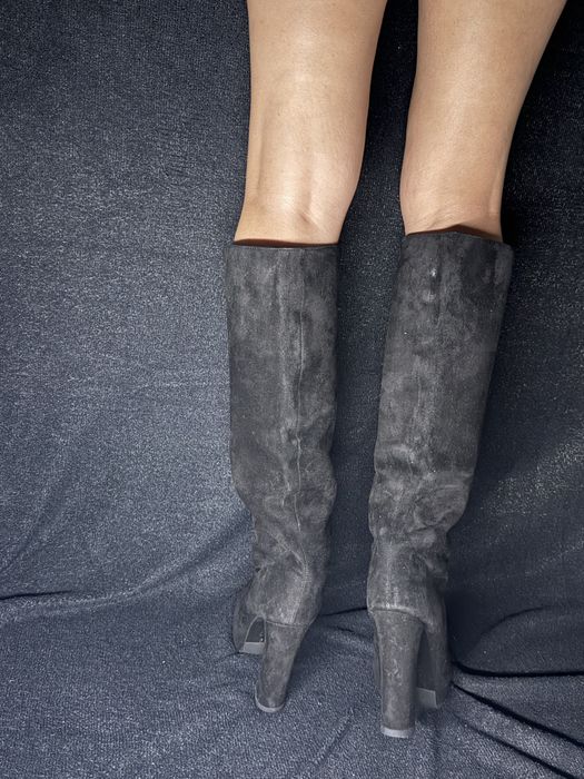 Замшевые сапоги в идеальном состоянии