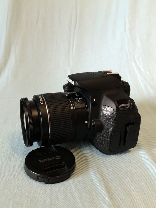 Canon 700D KIT 18-55мм | Повний комплект + сумка + 3 батареї