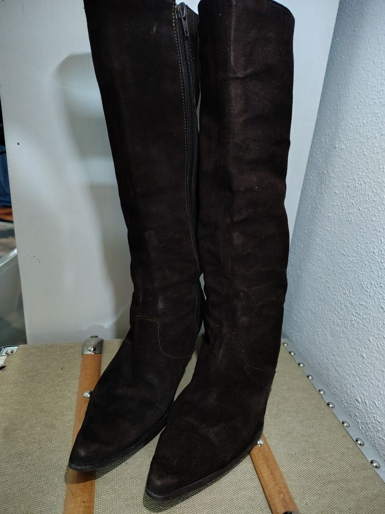 Botas altas de camurça