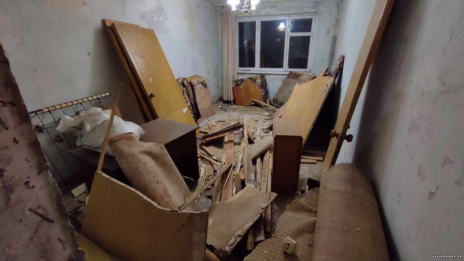 Демонтаж.Уборка помещений .Вывоз мусора
