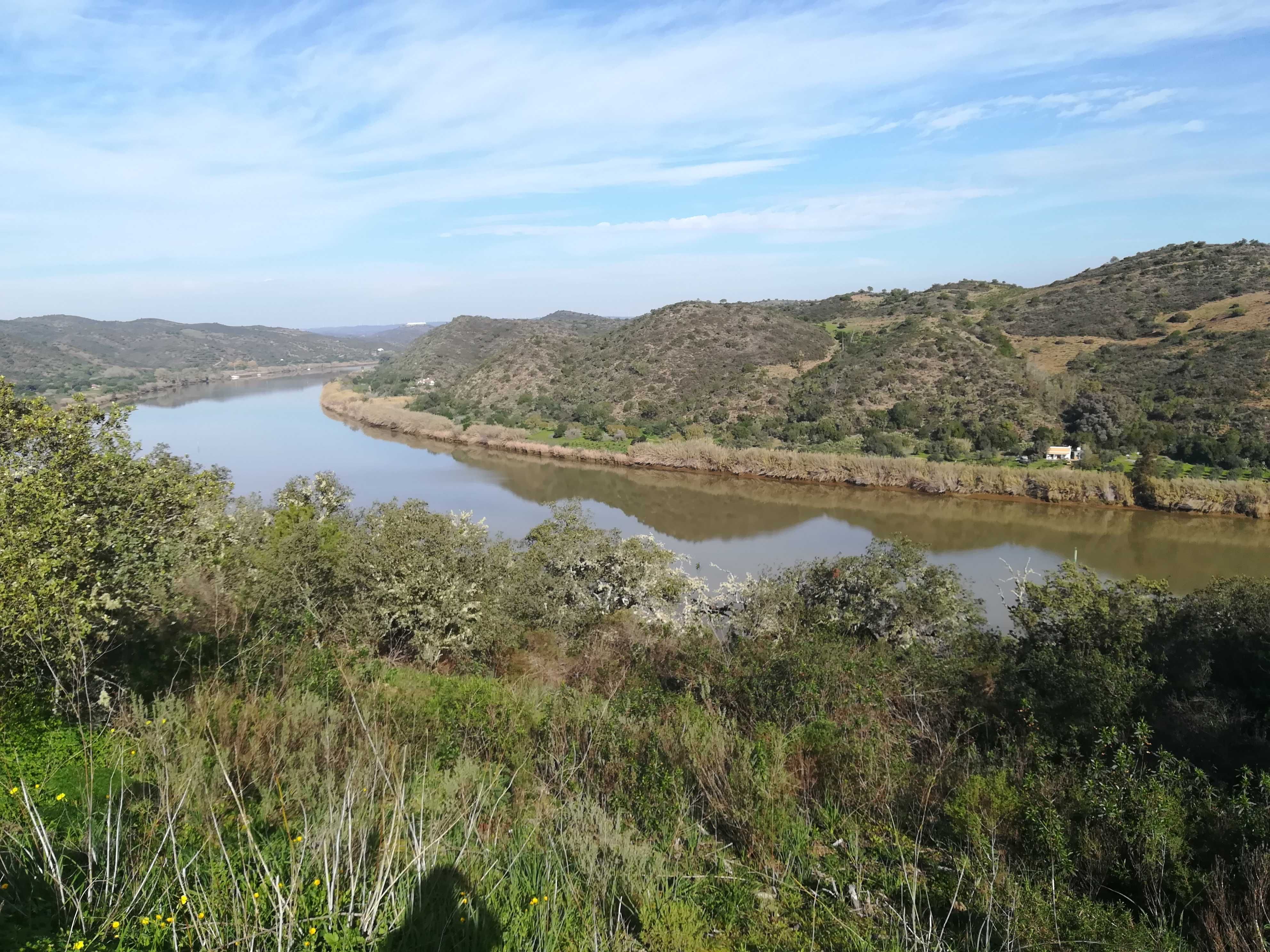 Terreno numa aldeia