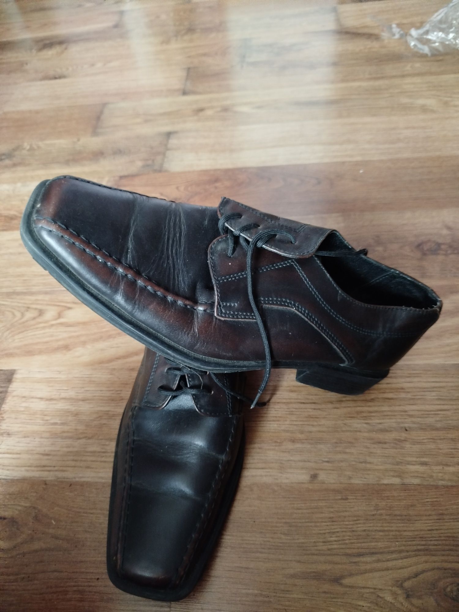 Buty młodzieżowe