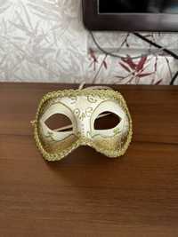 Венеціанська маска для карнавалу