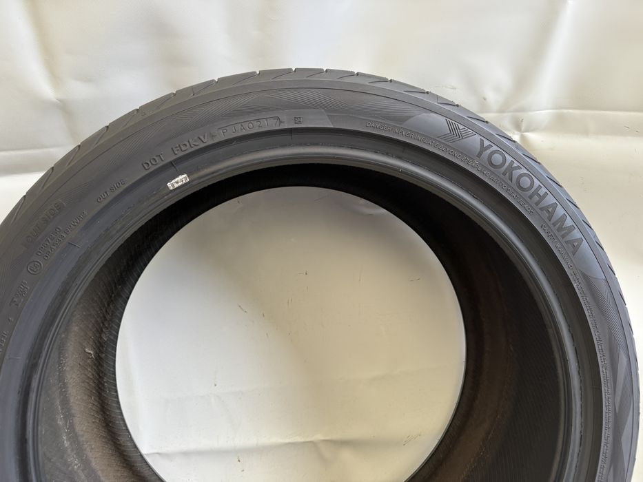 295/35/21 Yokohama Advan Sport V105 N-2 SUV 107Y