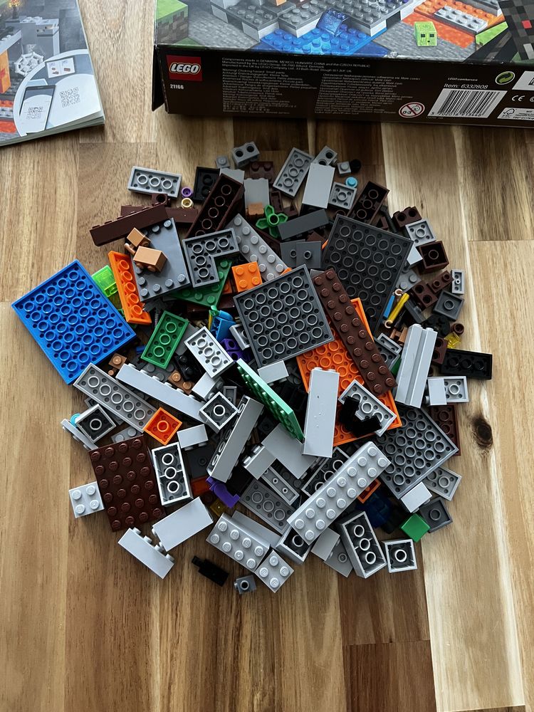 Klocki Lego Minecraft Opuszczona kopalnia zombie 21166