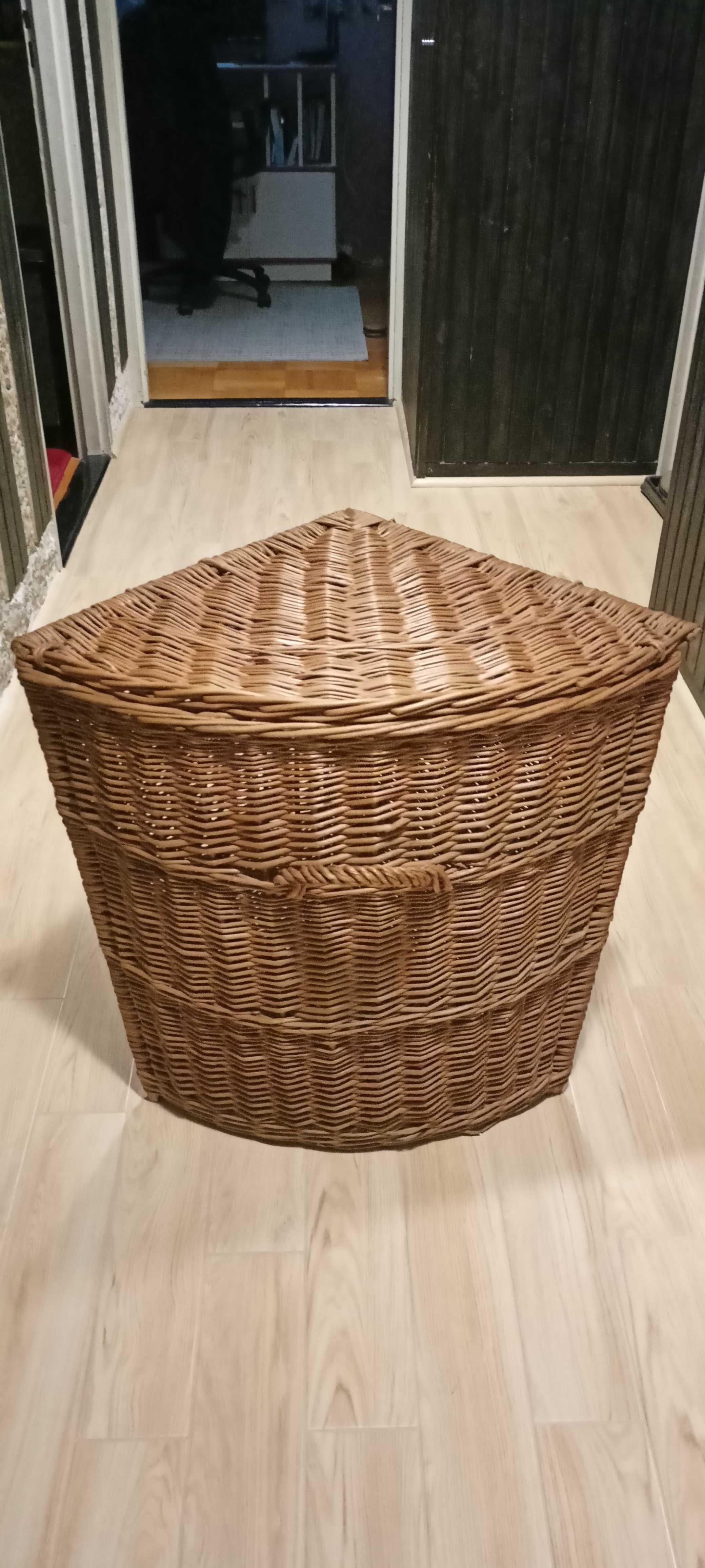 Kosz wiklinowy z pokrywą