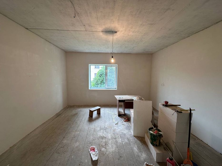 Продаж великого будинку в селищі Ружин Житомирська обл. 150 км до Київ