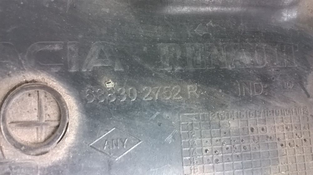 Plástico Proteção Cava de Roda Direita [Dacia Sandero II]