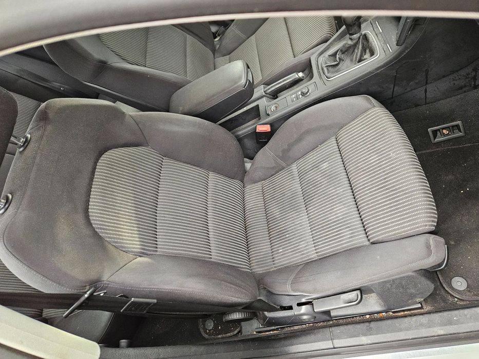 Audi A4 B7  fotel przód przedni prawy