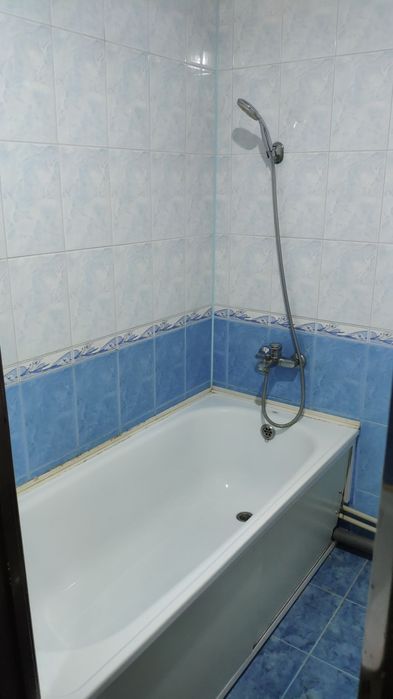 Квартира 3-х кімнатна, меблірована, с битовою технікою