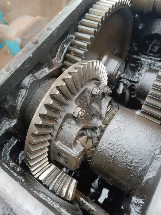 Продам  Хвостовик та Планетарка ЮМЗ весь комплект..