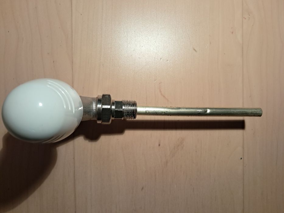Zawór Herz do grzejnika łazienkowego z termostatem nieużywany