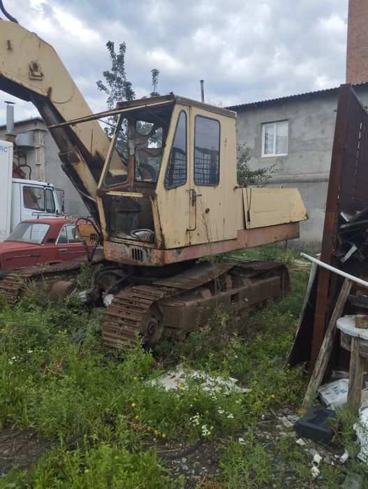 Экскаватор гусеничный , б/у